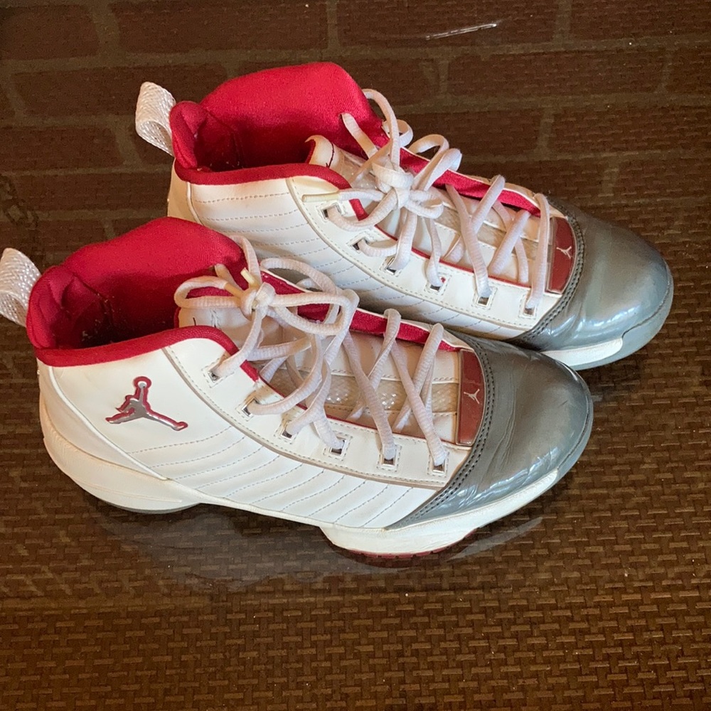 Nike Air Jordan XIX SE White/Flint Grey deep red